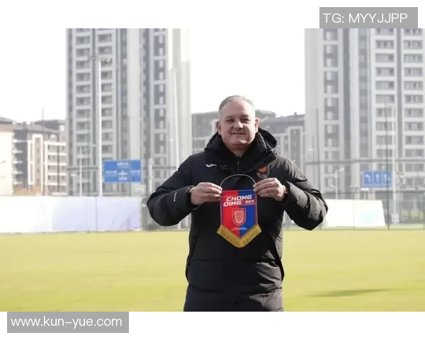 重庆羽毛球队灵活性引发热议球员表现与战术调整成焦点讨论 重庆羽毛球队灵活性引发热议球员表现与战术调整成焦点讨论