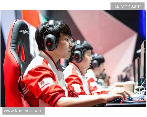 高校联赛点评：FPX的比赛经验表现